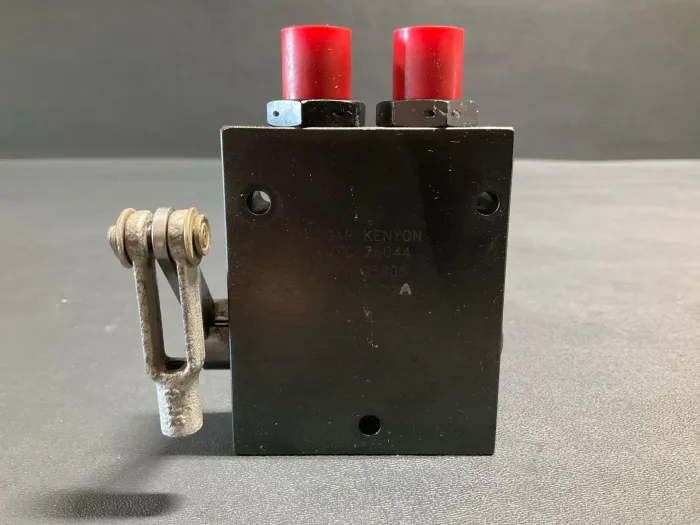 Citation 560XL Parking Brake Valve 9912388-2 (As Removed)